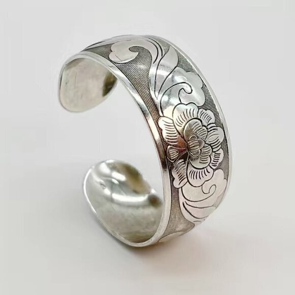 Lotus Floral Design Cuff Bracelet Silver Tone #1196 - Picture 8 of 12